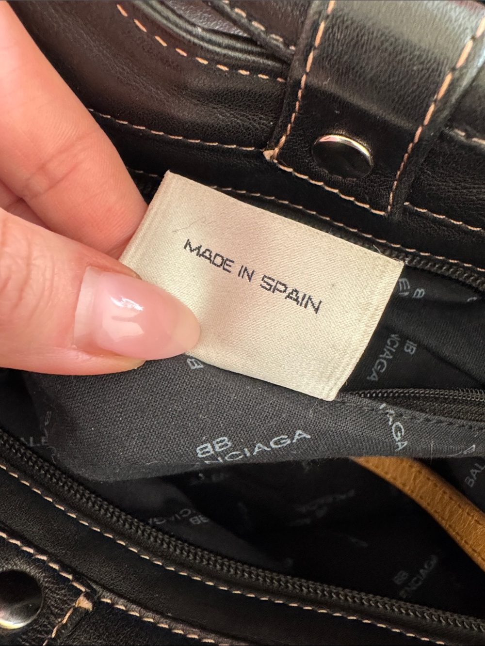 Vintage Balenciaga Black Leather Shoulder Bag - Picture 8 of 11